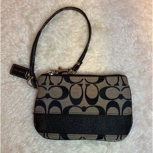 Women’s Coach Wristlet